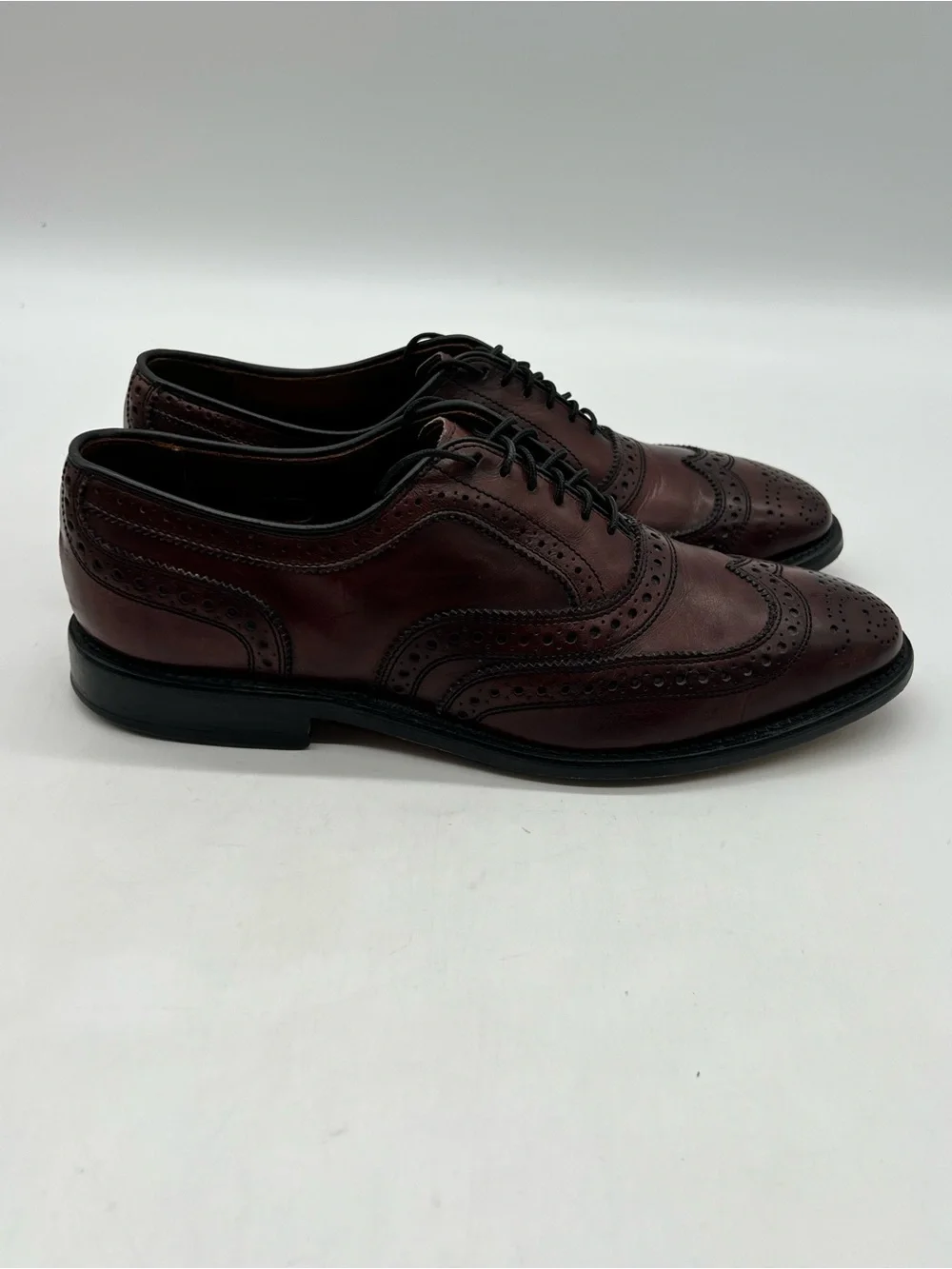 Allen Edmonds McAllister Men 7.5D Burgundy Leather Wingtip Oxfords Dress Shoes.